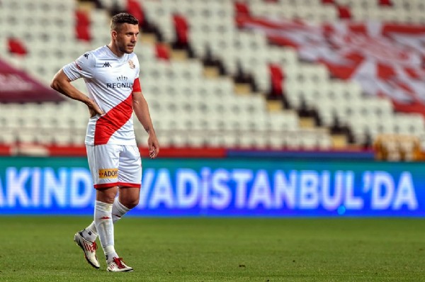 Lukas Podolski'den Sper Lig'de ilk