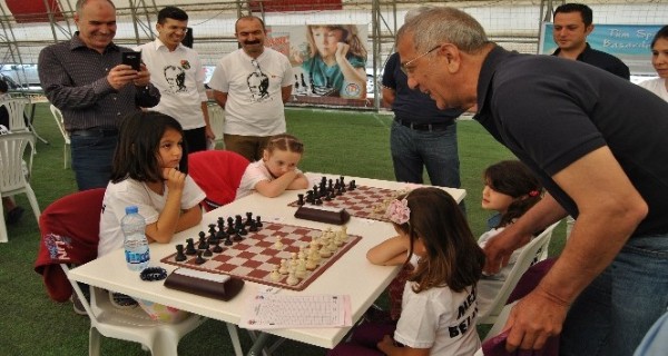 Uluslararas satranlar, Mersin'de