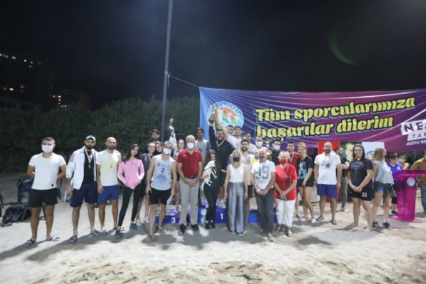 Cumhuriyet Plaj Voleybolu Turnuvası sona erdi Cumhuriyet Plaj Voleybolu Turnuvası sona erdi