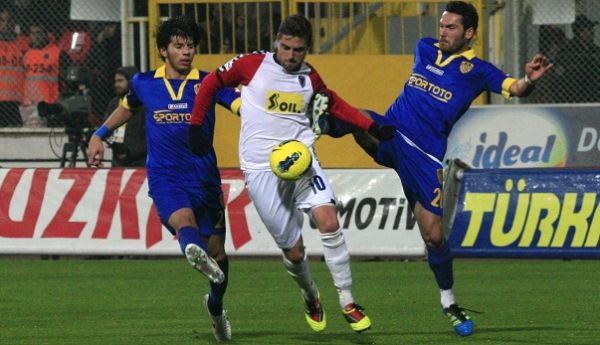 Mersin ilk yarıda kayıp 0-1! Mersin ilk yarıda kayıp 0-1!