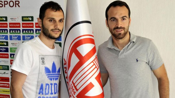 Arif Şahin Antalyaspor'dan affını istedi Arif Şahin Antalyaspor'dan affını istedi