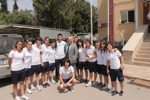 Genç kızlar Futbol'da Türkiye şampiyonu! Genç kızlar Futbol'da Türkiye şampiyonu!