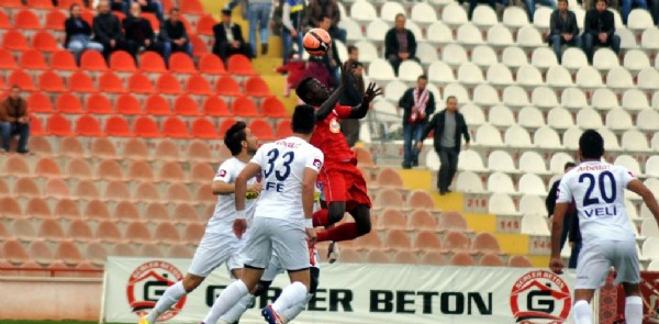 Mersin, bir puana razı oldu! Mersin, bir puana razı oldu!