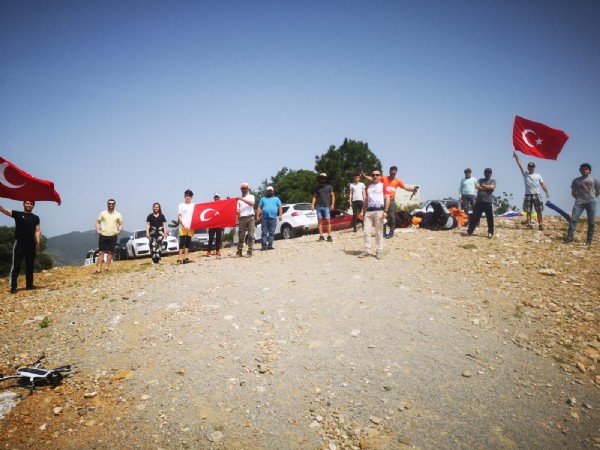 Yazın gelişini gökyüzünde kutladılar! Yazın gelişini gökyüzünde kutladılar!