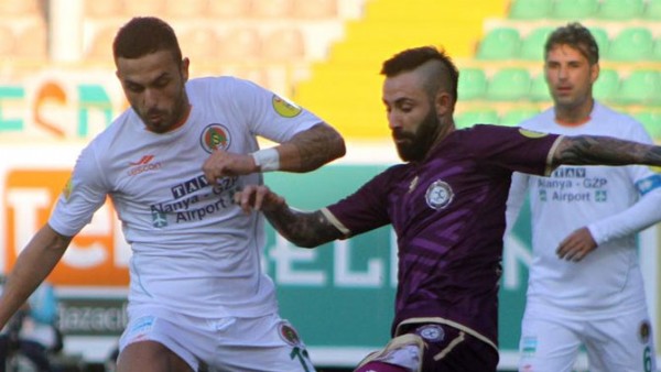 Osmanlıspor zirveyi bırakmıyor Osmanlıspor zirveyi bırakmıyor