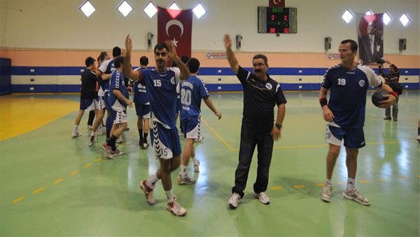 Yenişehir Hentbol ligde kalmayı başardı Yenişehir Hentbol ligde kalmayı başardı