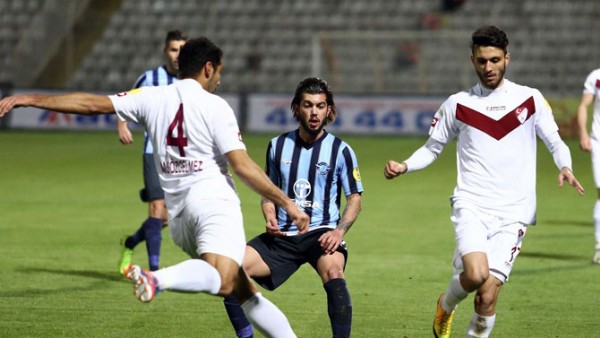 Adana Demirspor zirveyi zorluyor