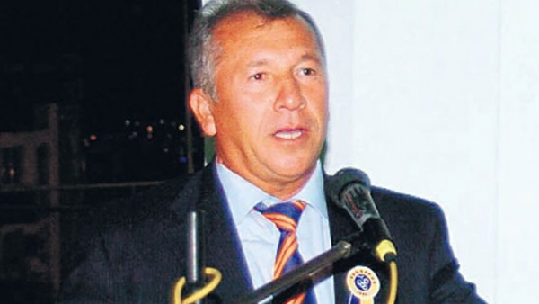 Özkan'a büyük destek Özkan'a büyük destek