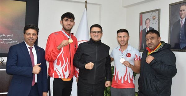 Demir, Başarılı Milli Sporcuları Kabul Etti Demir, Başarılı Milli Sporcuları Kabul Etti