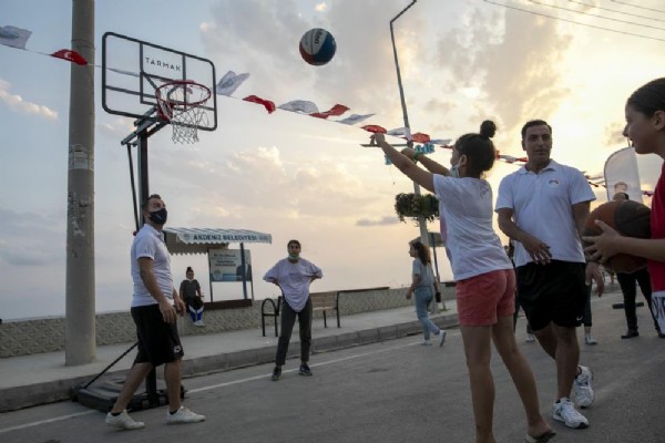Mersin'de 'Hareketlilik Haftas'nda genler spor yapt