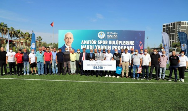 Akdeniz Belediyesi amatr spor kulplerinin yannda!