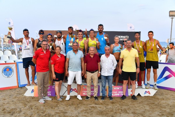 'Pro Beach Tour ' sona erdi 'Pro Beach Tour ' sona erdi