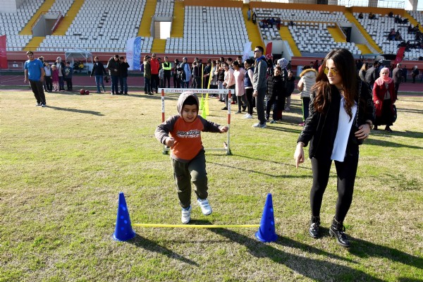Özel sporcular yıl sonu spor şenliği Özel sporcular yıl sonu spor şenliği