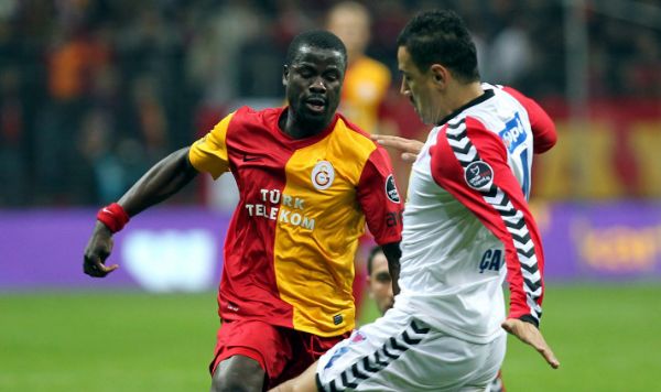 Galatasaray'da Eboue hasreti bitiyor!