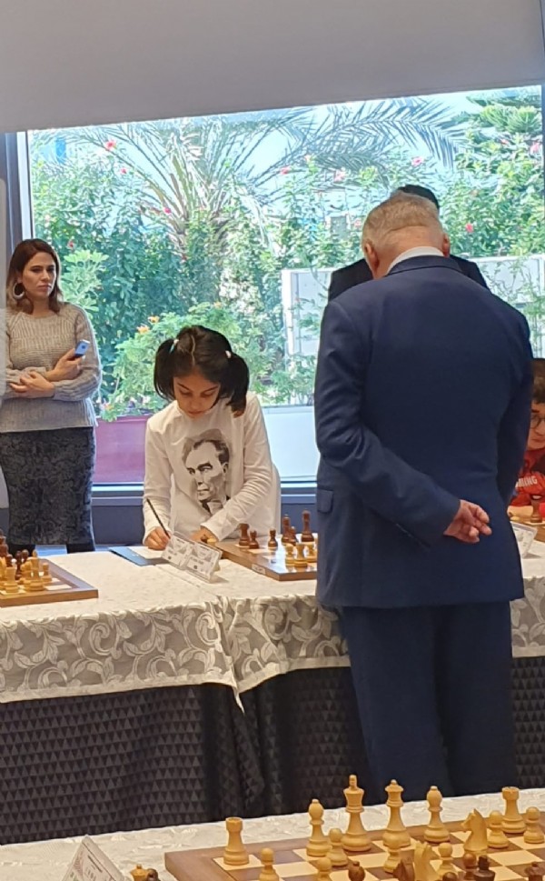 Günaştı, Karpov ile satranç oynadı! Günaştı, Karpov ile satranç oynadı!