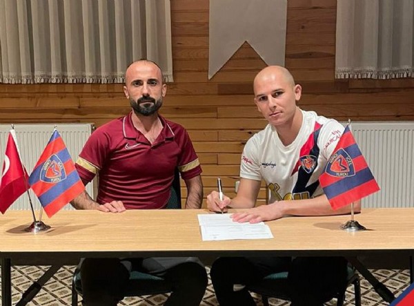 3 imza birden! 3 imza birden!
