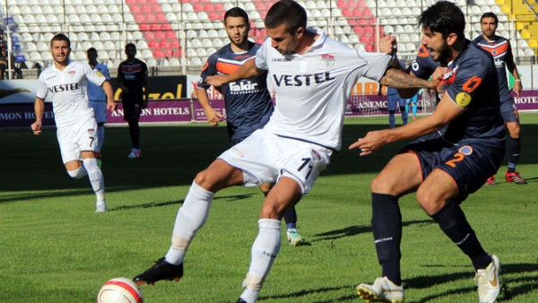 Manisaspor geriden geldi, İBB'yi devirdi Manisaspor geriden geldi, İBB'yi devirdi