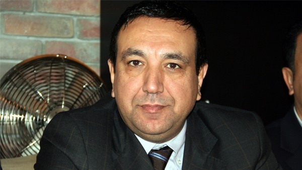 Ağaoğlu, kaza geçirdi! Ağaoğlu, kaza geçirdi!