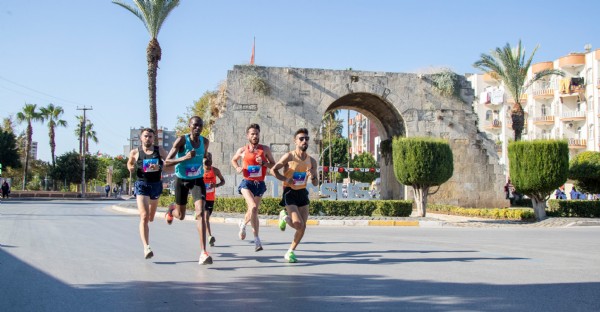 Tarsus Maratonu'nda 11 bin 624 kii kotu