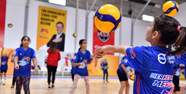 Mersin'de voleybol kurslar sryor