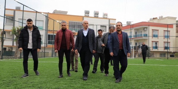 Madımak Parkı içindeki halı saha yenilendi Madımak Parkı içindeki halı saha yenilendi