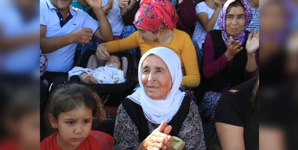 Maça gelip takımlarına destek verdiler Maça gelip takımlarına destek verdiler