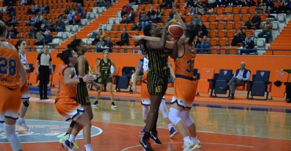 ÇBK, zorlandı: 77-75 ÇBK, zorlandı: 77-75