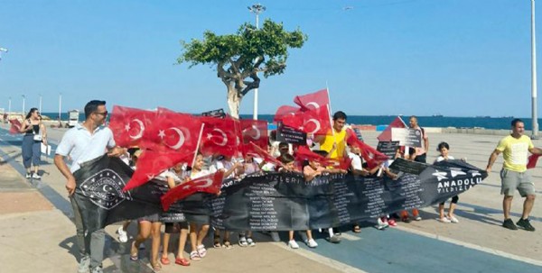 Jimnastikçilerden deprem anması Jimnastikçilerden deprem anması