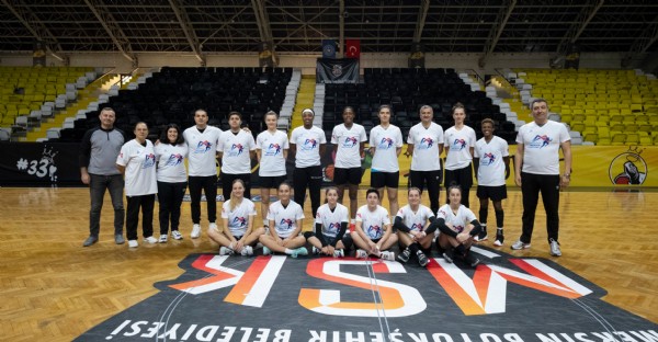 Kadn basketbolculardan maratona davet