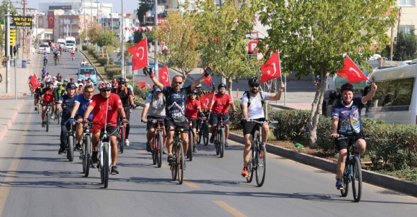 100. yılda 100 öğretmenle bisiklet turu 100. yılda 100 öğretmenle bisiklet turu
