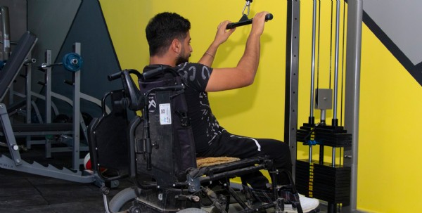 zel bireyler spor yapyor