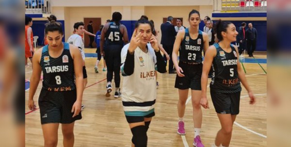 Tarsuslu Periler araya mutlu girdi Tarsuslu Periler araya mutlu girdi