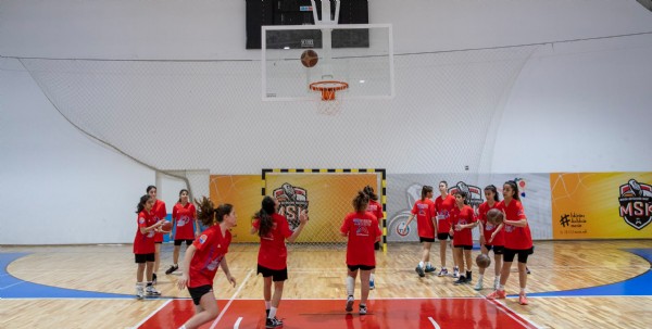 Genç basketbolcular, gelişim kampında Genç basketbolcular, gelişim kampında