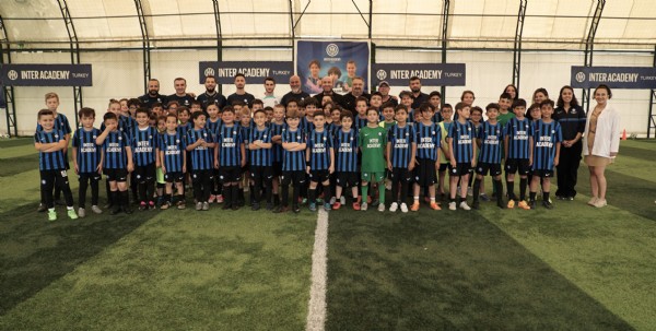 Inter Antrenörü, Erdemli ’de antrenmana katıldı Inter Antrenörü, Erdemli ’de antrenmana katıldı