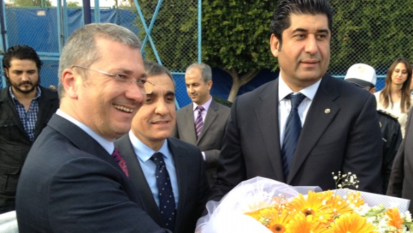 Başkanlardan dostluk mesajı. Başkanlardan dostluk mesajı.