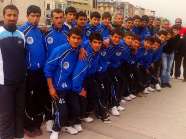 Akdeniz Belediyespor Şampiyonluğa Koşuyor Akdeniz Belediyespor Şampiyonluğa Koşuyor