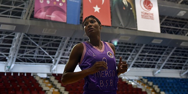 Angel McCoughtry lige damga vurdu!