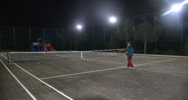 Avgad'da Tenis Keyfi