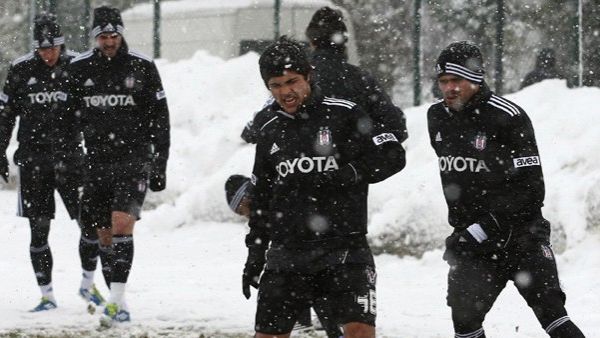 Beşiktaş mesaiye hemen başladı. Beşiktaş mesaiye hemen başladı.
