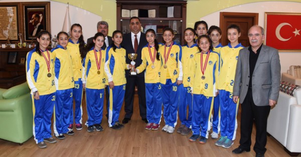 Başarılı sporculardan Can'a ziyaret Başarılı sporculardan Can'a ziyaret