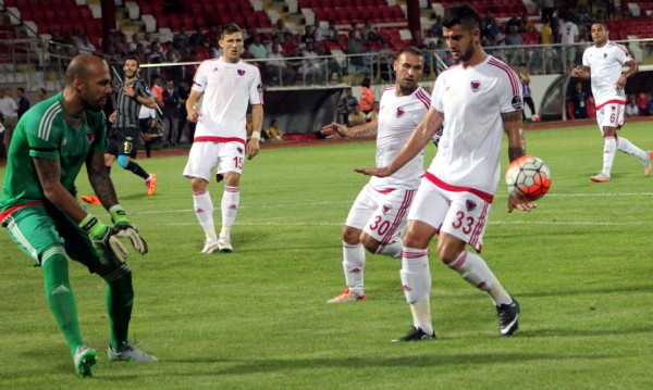 Mersin, kırmızıya abone oldu! Mersin, kırmızıya abone oldu!