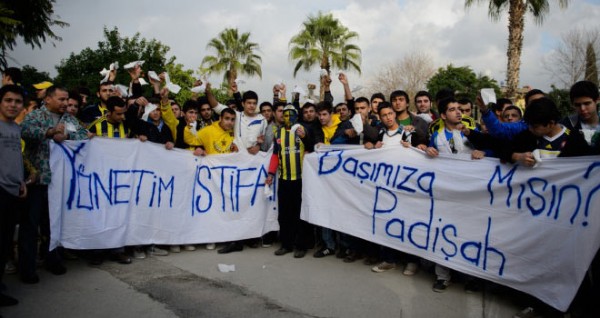 Fener'e Mersin'de protestolu karlama!