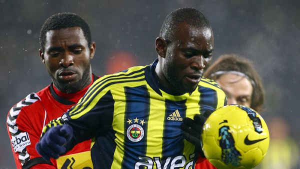 Fenerbahçe ilk yarıyı 2-0 önde kapattı Fenerbahçe ilk yarıyı 2-0 önde kapattı
