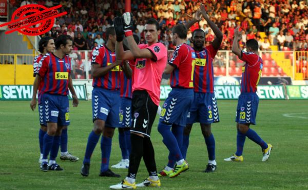Mersinli futbolculara ekstra prim! Mersinli futbolculara ekstra prim!