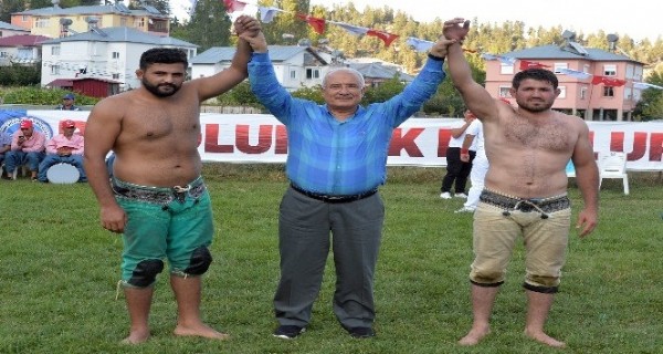 Karakucak Güreşleri Anamur’da başladı Karakucak Güreşleri Anamur’da başladı