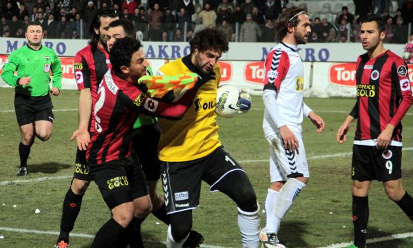 Hakan kendine geldi! Hakan kendine geldi!