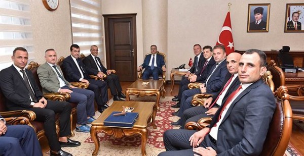 Hakemler Vali Su'yu ziyaret etti Hakemler Vali Su'yu ziyaret etti