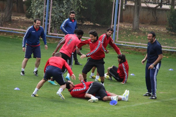 Futbolcular idmanda! Futbolcular idmanda!