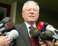 zyrek, Rehn'in aklamasn tehdit olarak deerlendirdi