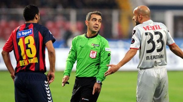 MİY Manisa'da kayıp: 2-0 MİY Manisa'da kayıp: 2-0